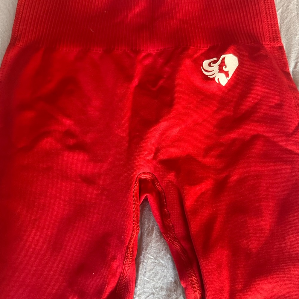 Women’s Best Red leggings - Picture 5 of 6